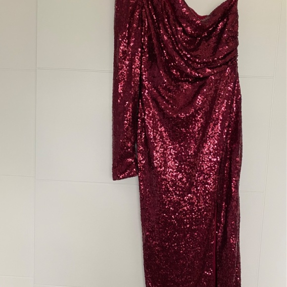 Windsor Emilia MIDI Sequin Formal Dress, Small - Picture 4 of 5